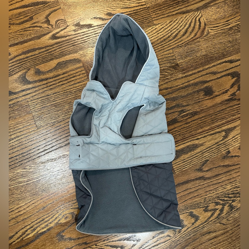 BNWT Eddie Bauer Pet Richaland Two-Tone Quilted Dog Warm Puffer Jacket. Medium! - Picture 9 of 10